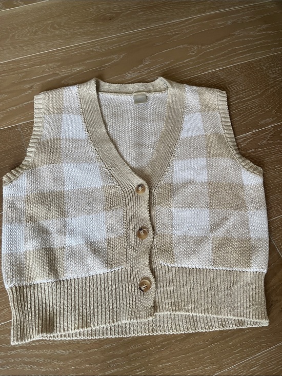 Sweaters - Beige & White Check Knit Button-Front Vest